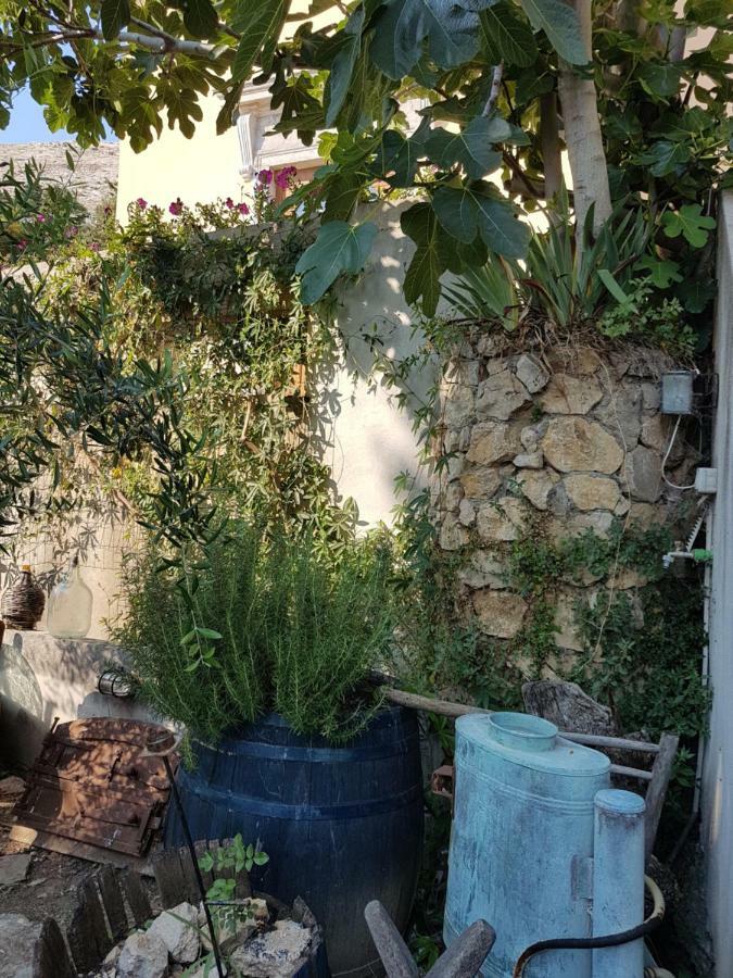 Apartment La-Vi Stara Baška Buitenkant foto